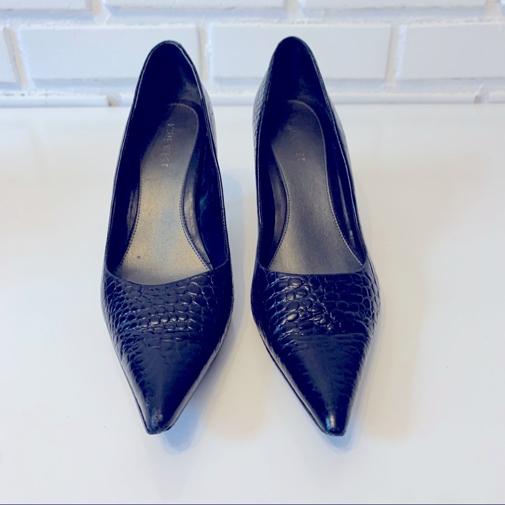 Nine West Black Snake Skin Pumps